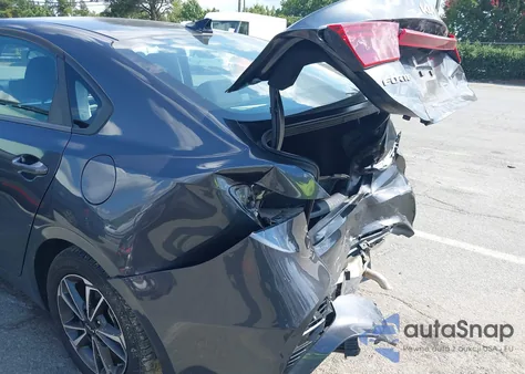 2024 Kia Forte Lxs z USA, uszkodzony, nr VIN 3KPF24AD1RE836272